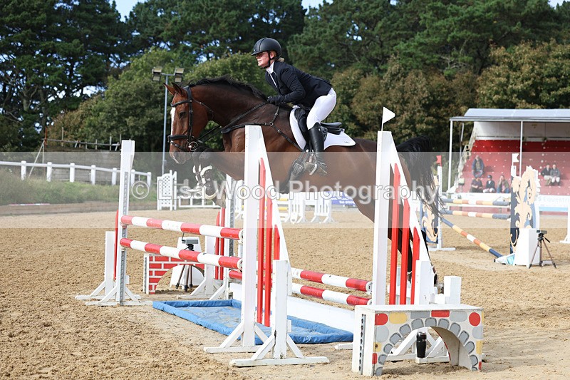 3E7A0525 - Class 13: Senior Newcomers/1.10m open