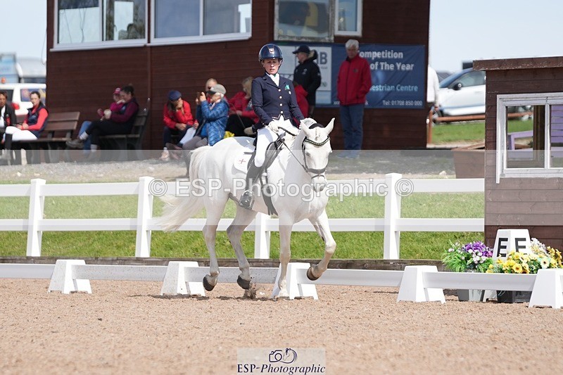 250906-135803-03811 - 067-Laura.PercyConobola.Cascade