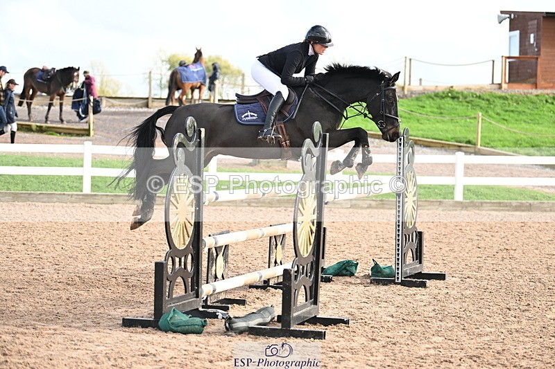 241023A-140650-00969 - Cls 4 Newcomers and 1.10m Open