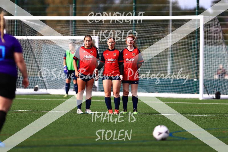 1DX31054 - 2025-10-05 FC Abbey Meads Ladies V Purton  Kingsdown FC Ladies