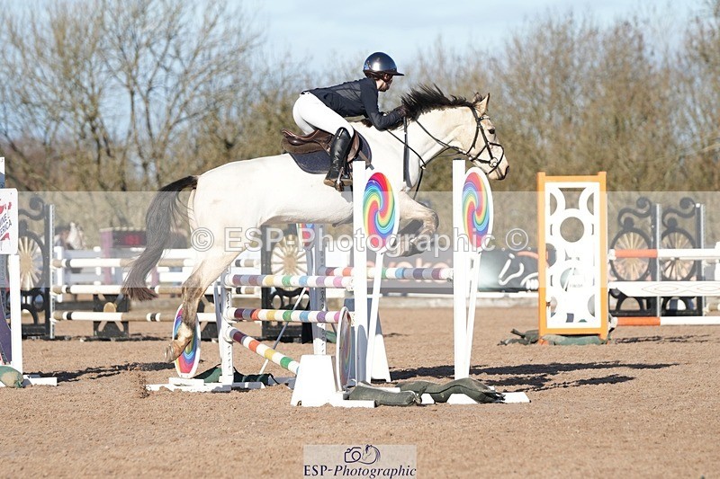 251130-115538-01113 - Cls 6 Blue Chip Pony Newcomers & 1m Open