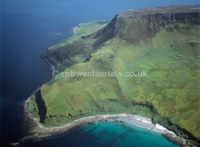 A00354E Camas Sgiotaig by Cleadale on the Island of Eigg - West and south coastlines