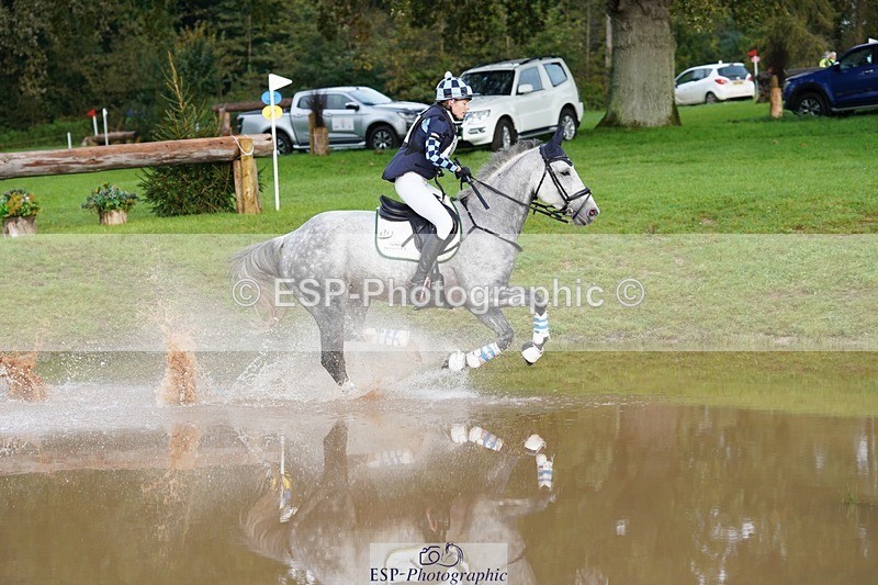 231021-092626-13273 - 621-QUALITY.BLUE-Lucy.Boultbee-brooks-SC+XC