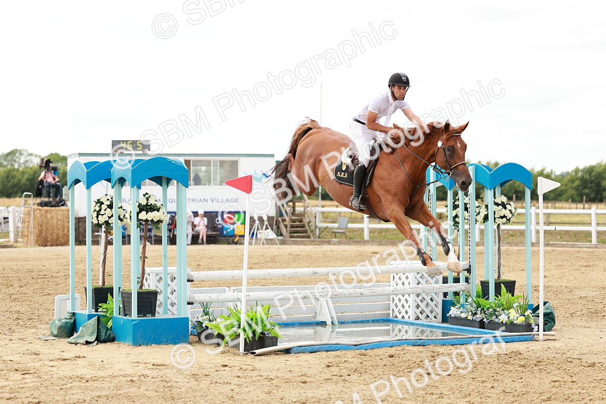 SBM_019086 - Class 21 - Senior Newcomers Championship 2d Rd