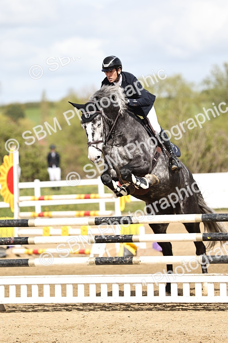 SBM_001093 - Class 4 - Senior Newcomers - 1.10m
