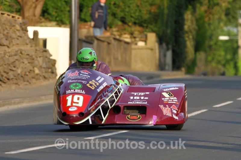 TT148575 - Tuesday Practice - Sidecars