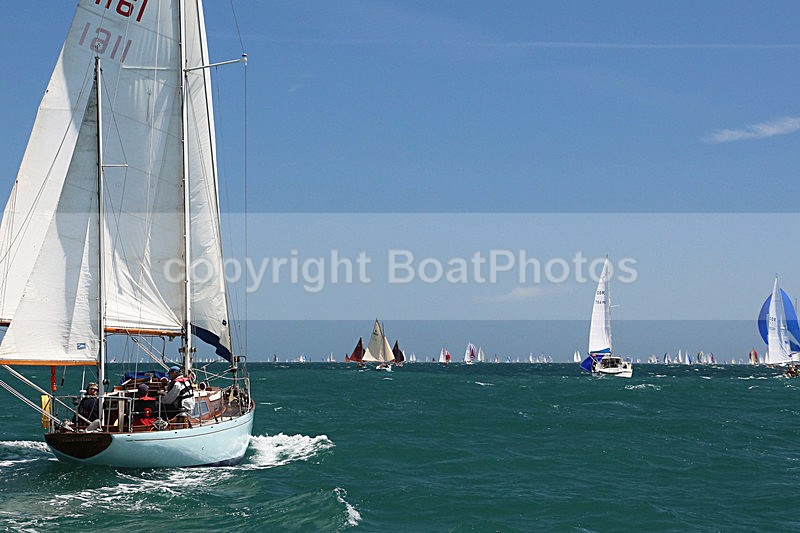 150627 1161 WT7A7956_I - ROUND THE ISLAND RACE - SATURDAY 27th JUNE 2015