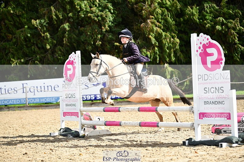 251004A-131000-01167 - Classes 6 & 7 60cm