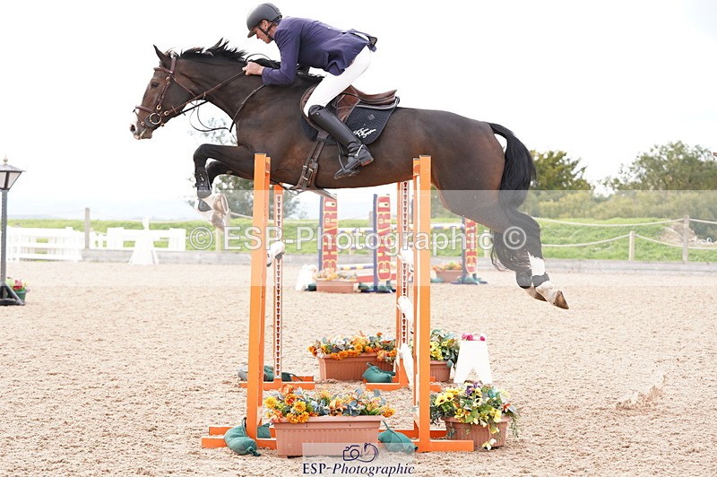 241004A-145314-00833 - Fri 04 Snr Fox & 1.20m Open
