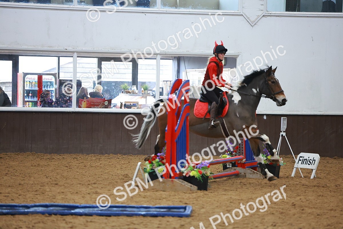 SBM_002099 - Class 3 - Horse & Hound (60cm)