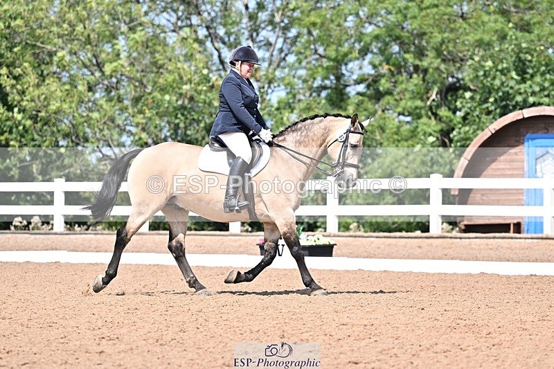 250816-121350-03947 - 082-Sarah.DavisWinston.Classic.Gold