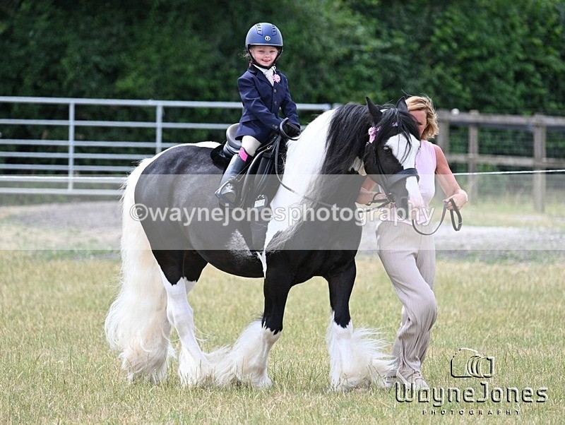 WJ7_3510 - Nancy & Churchill's first Show 22-06-25