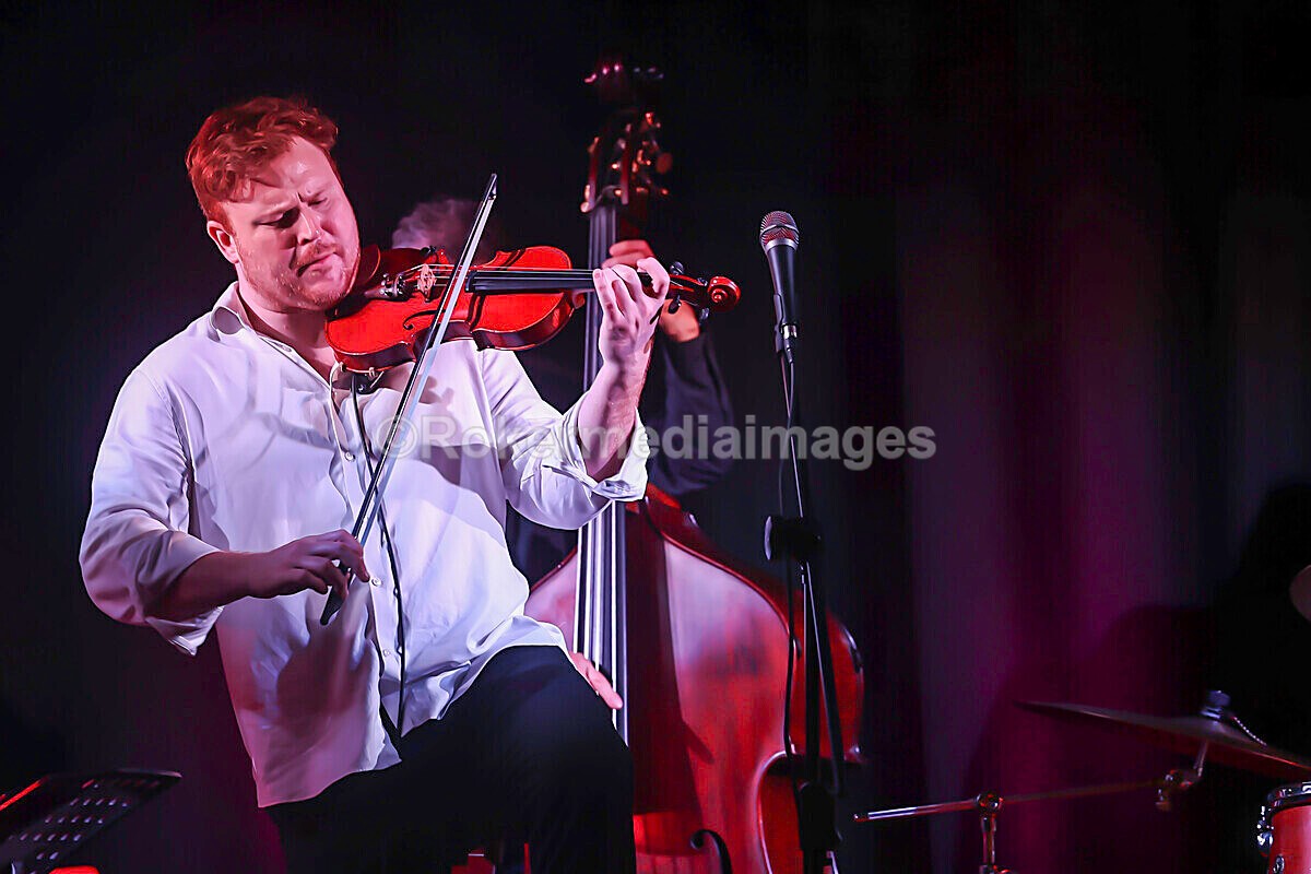 AMP  Ben-89 - AMP TRIO + Ben Holder