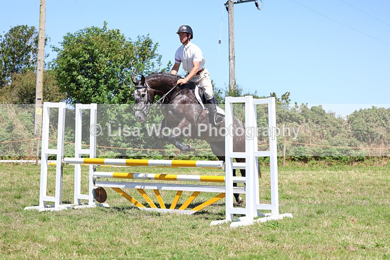 3E7A5442 - Class 9: Senior British Novice/90cm open
