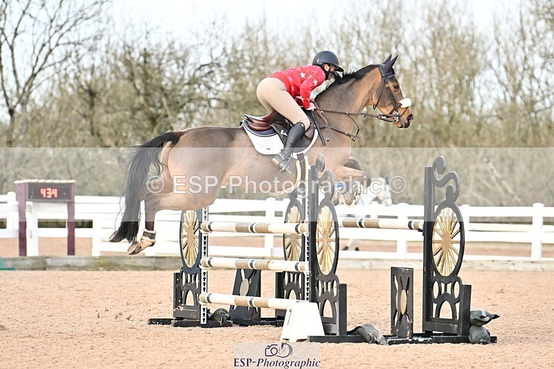 241208-133103-01802 - Cls 21 Newcomers and 1.10m Open