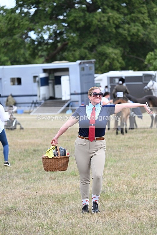 WJ7_4604 - Class 12 Ridden Cob