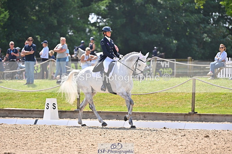 250523A-144138-07648 - A-051-Jemima.Howden-VAN.KAUNITZ