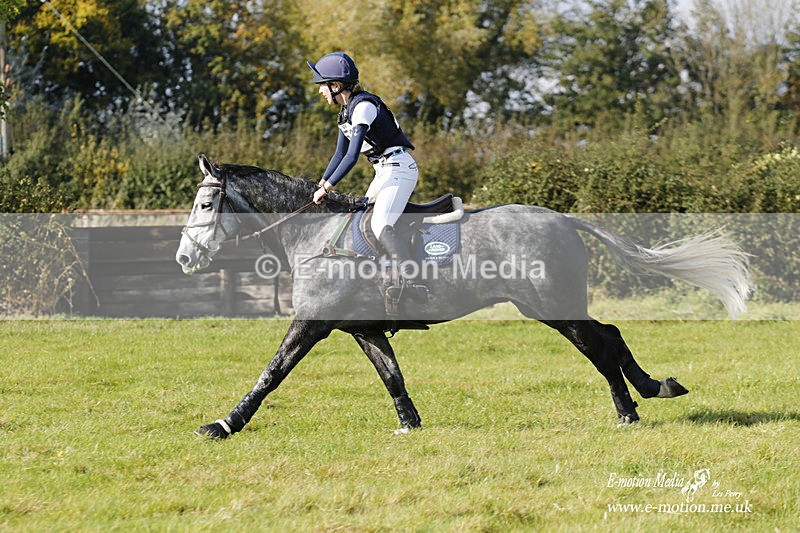  WWHT 171021 3871 - Open (1.00m)  17/10/21