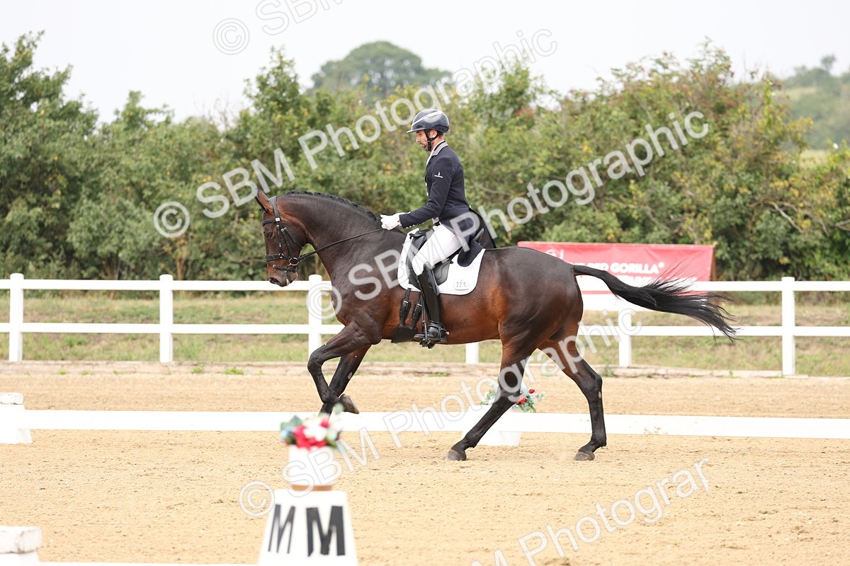 SBM_007102 - Class 9 - FEI INT I - 13.37-14.33