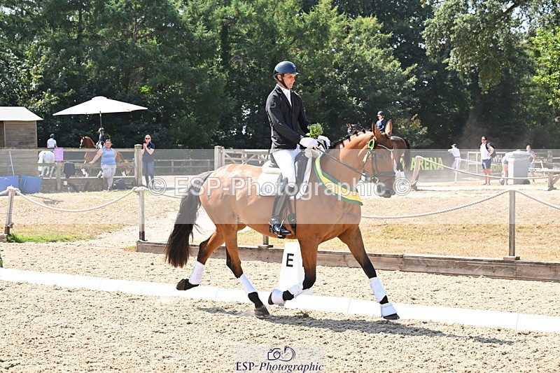 250810A-132645-06640 - Medium SILVER Presentations