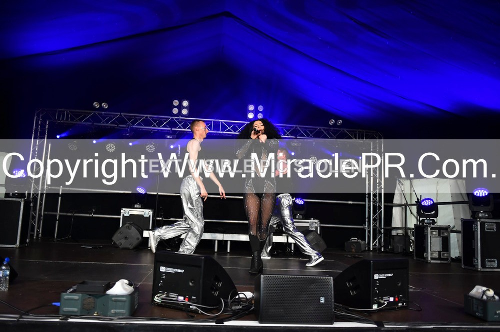 SH4_6124 - The Cher Experience