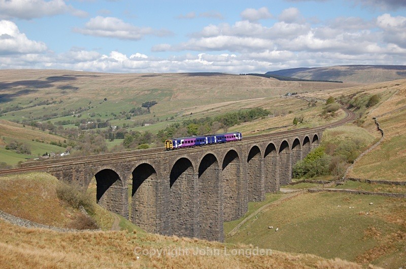 11.5.10 - Unidentified 158 08.53 Carlisle - Leeds, Arten Gill - Arten Gill