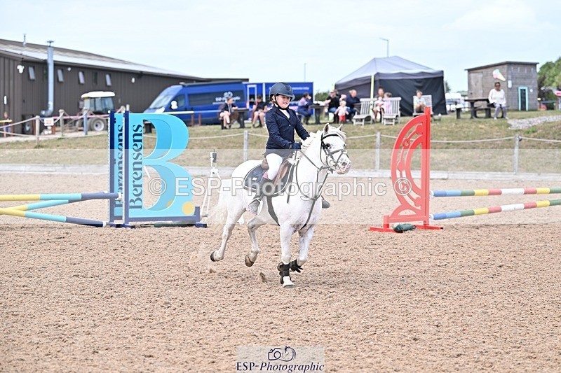 250826-153924-00154 - Clear Round and 60cm