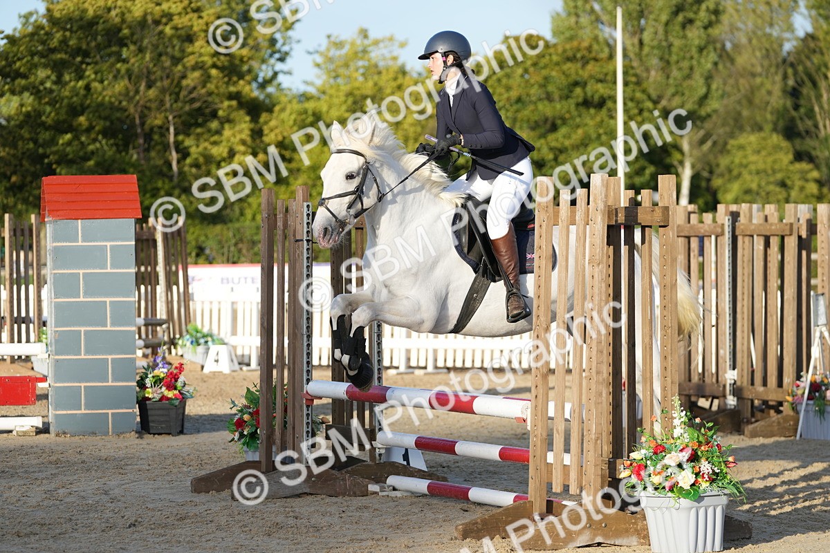 SBM_29435 - J44 - Horse & Hound Open 70cm