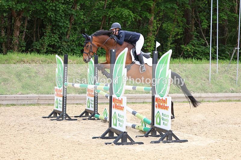 3E7A9423 - Class 8: Senior Newcomers/1.10m open