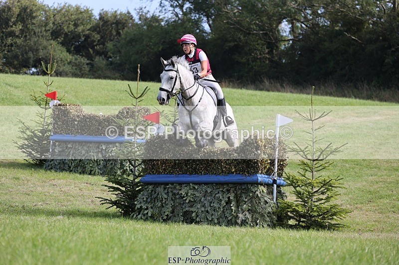 240831A-104917-00928 - 053-Lydia.Steele-FOLLYS.HERO