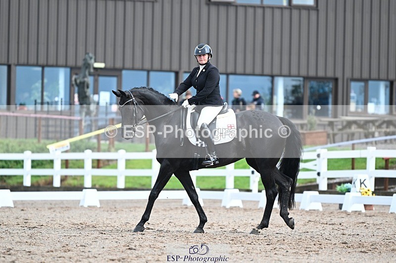 250907-112131-07205 - 003-Helen.JamesDecadent