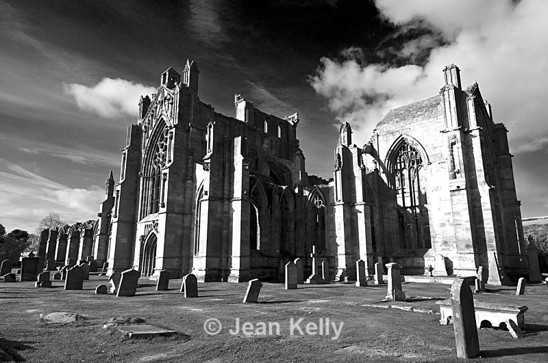Melrose Abbey - 8776 bw - Black and white