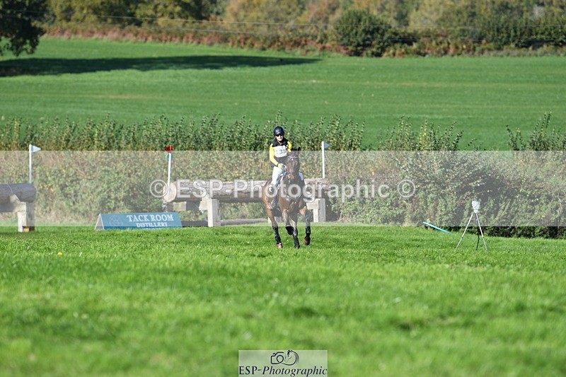 251024A-123408-11585 - B-135-Eva.Carse