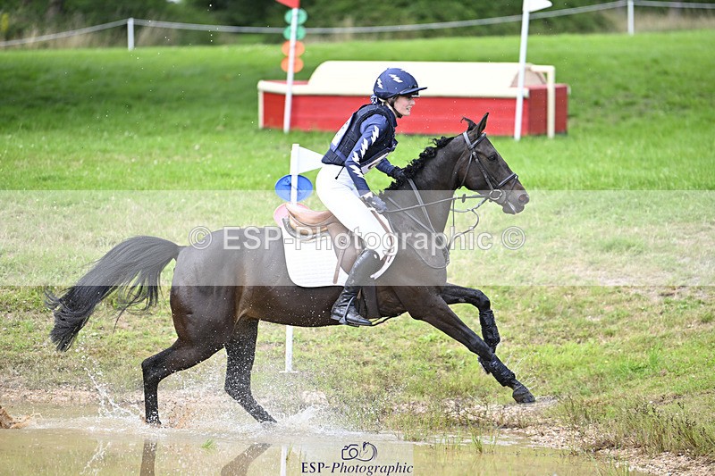 240804-153353-18307 - 605-Xanthe_Baylis-TULLIBARDS_HERSELF