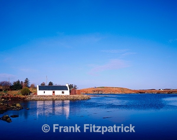 Crofters cottage, Loch Carnan, South Uist, Outer Hebrides. - Island of South Uist in the Outer Hebrides