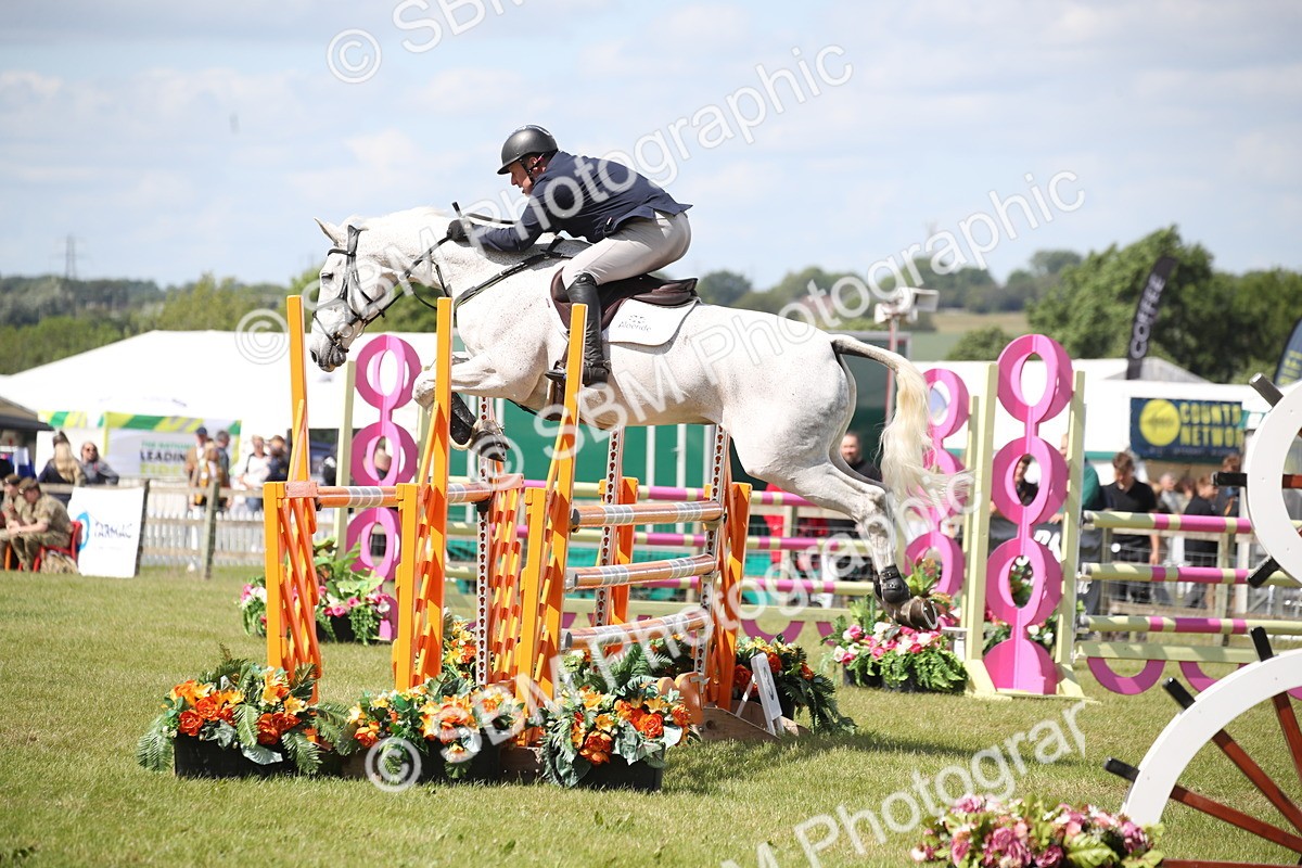 SBM_17402 - Class 208 - Senior Foxhunter 1.20m Open