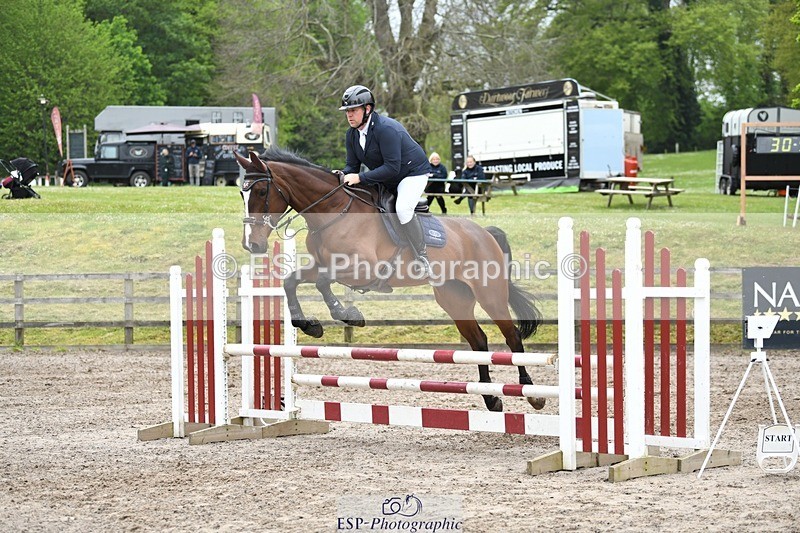 230512-095129-00408 - Cls 10 Snr 85cm Schooling