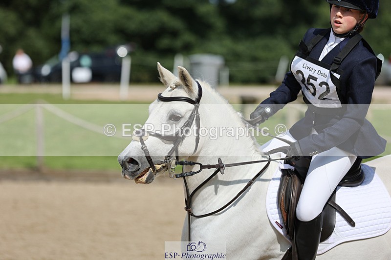 240823X-105805-15708 - 60cm R1 10.00 to 11.30