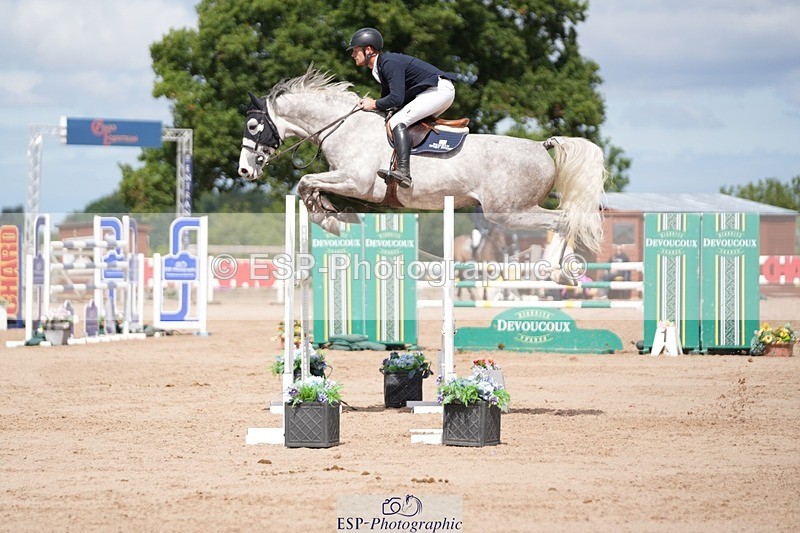 250801-112714-04925 - Cls 14 Snr Fox 1st Rnd