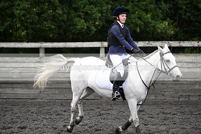 WJ6_0026 - Class 13 Novice 60cm