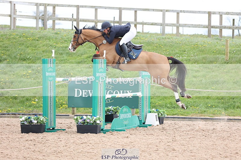 240419A-121017-07077 - Cls 6, 2 Star Medium Tour 1.35m