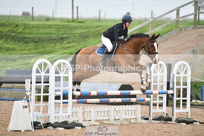 241102A-111255-04224 - SAT Cls 9 British Novice and 90cm Open