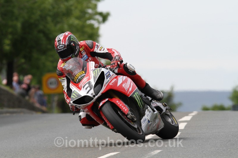 Ian Hutchinson Yamaha / Milwaukee Yamaha - Pokerstars Senior TT