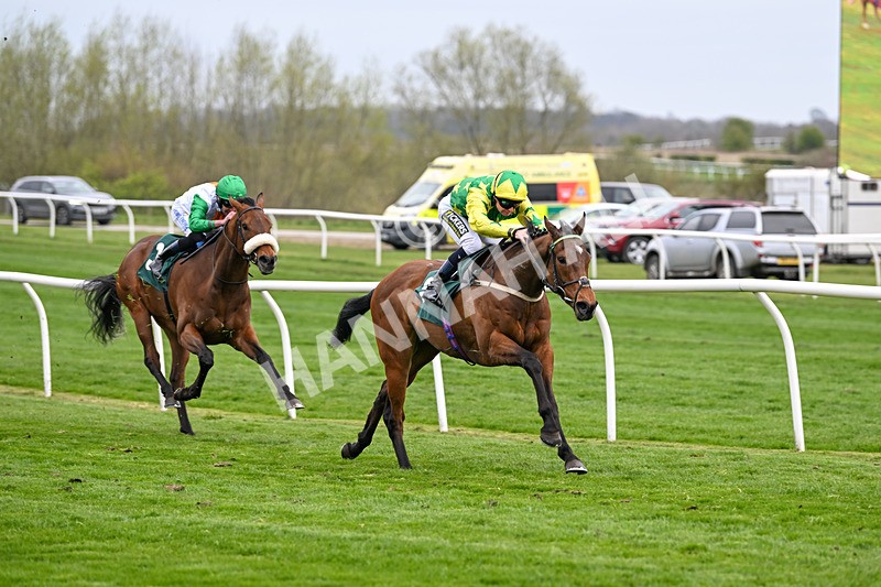 090425-Race 6-Green Pursuit-0203 - Race 6