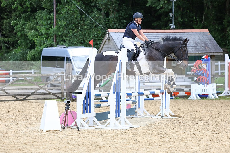3E7A3060 - Class 4: Senior British Novice/90cm open