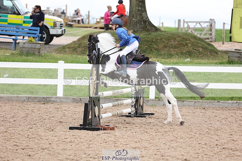 240630A-180632-16300 - Cls 28 Stepping Stones 128cm + 138cm