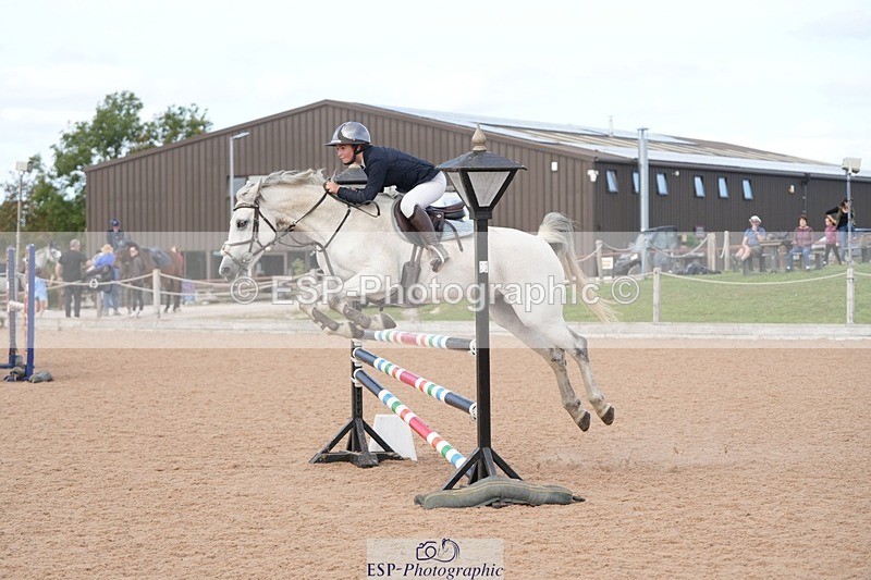 260926-134026-00400 - Cls 8&9 Pony Newc & Foxhunter