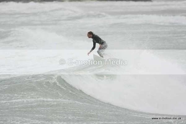 SU 110509-18 - Surf May 09