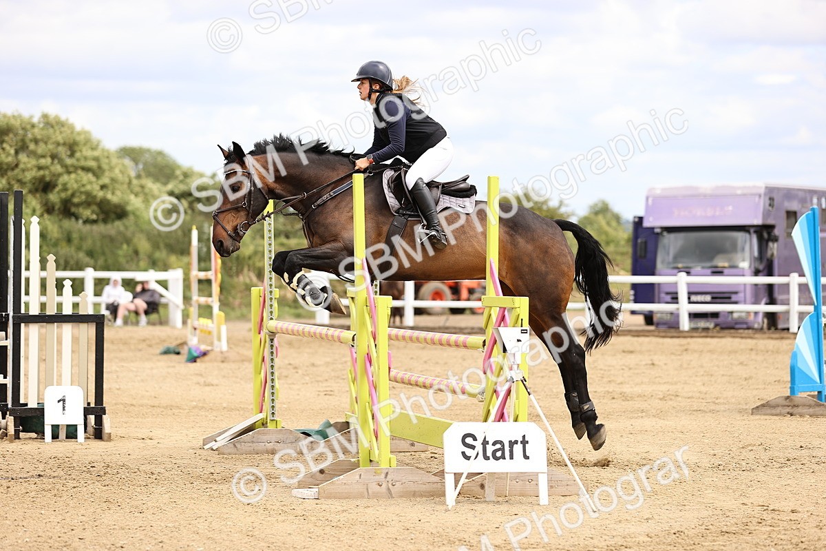 SBM_000444 - Class 4 - 1m showjumping