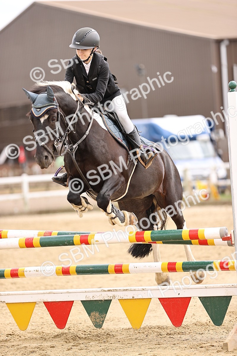 SBM_000336 - Class 4 - 1m showjumping